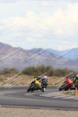 media/Nov-16-2025-Race Pace (Sun) [[8c5fa54630]]/Non Verified Riders (1st 20 Minutes)/5-Turn 15 (110pm)/